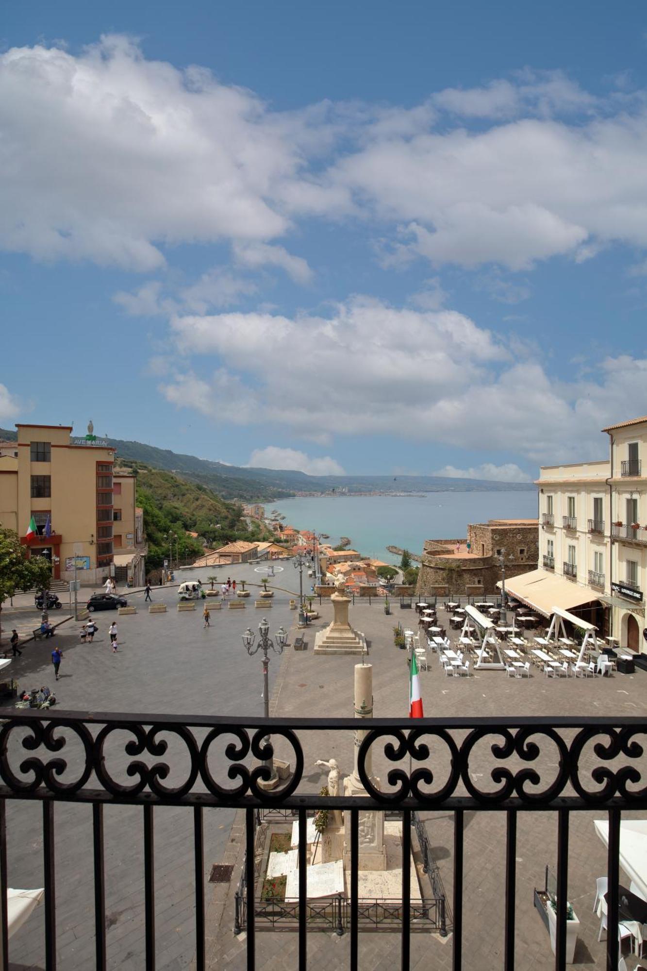 Hotel Della Piazza Pizzo  Exterior photo