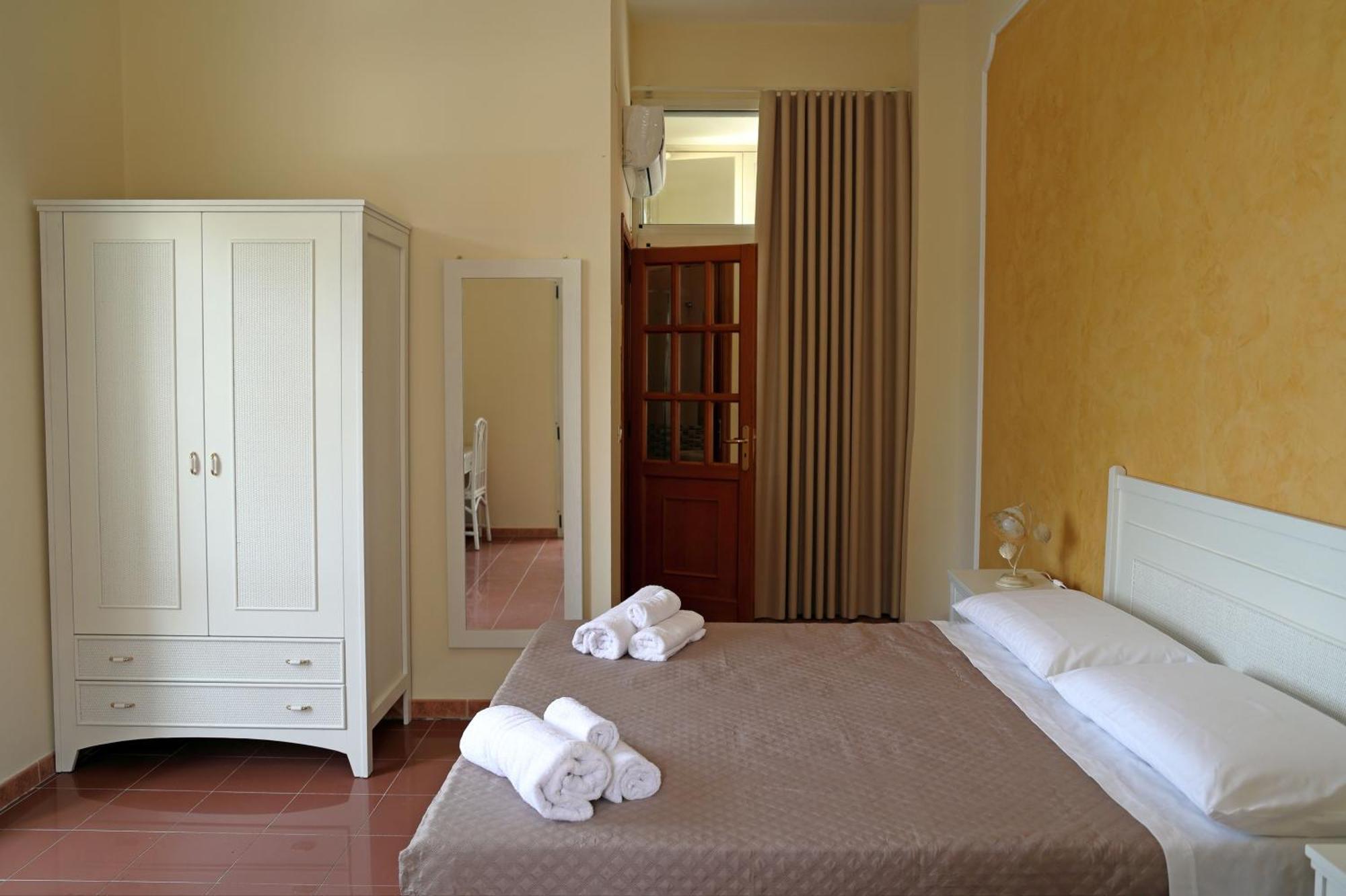 Hotel Della Piazza Pizzo  Exterior photo